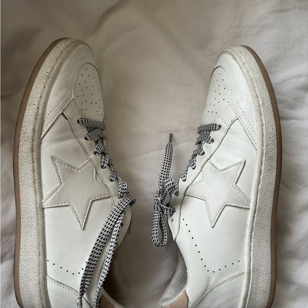 ShuShop White Athletic Shoes Classic Low-Top Design